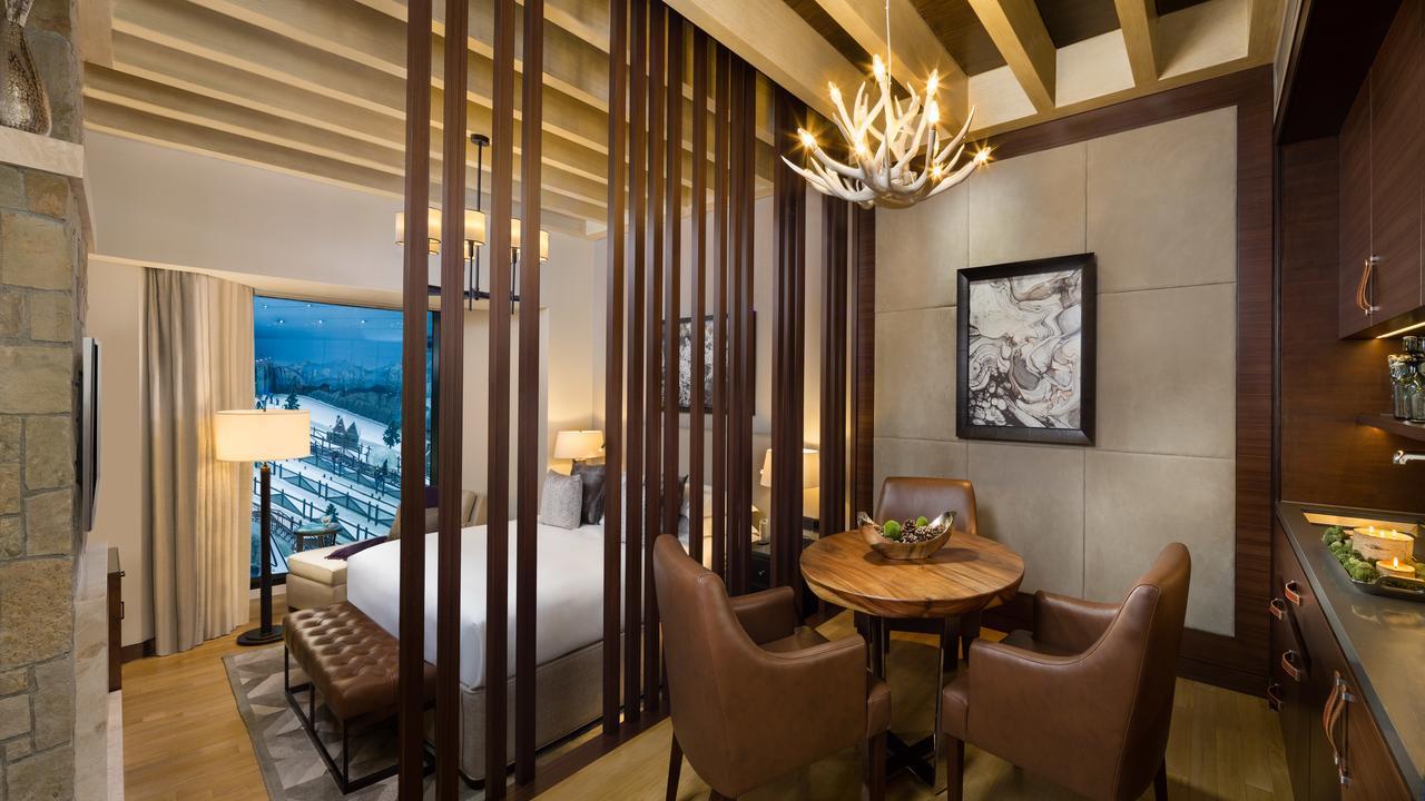 Aspen Chalets By Kempinski Hotel Mall Of The Emirates Дубай Экстерьер фото
